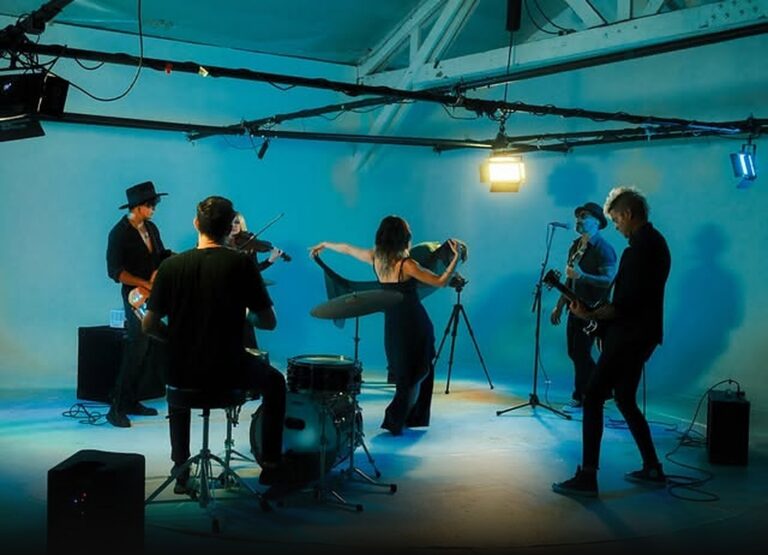 Rome da Luce and his band